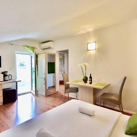 Barac Apartment *