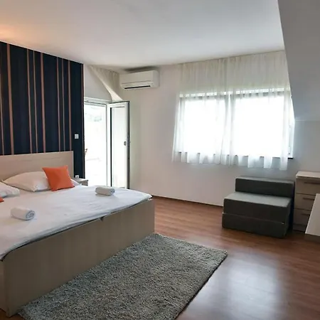 Barac Apartment *